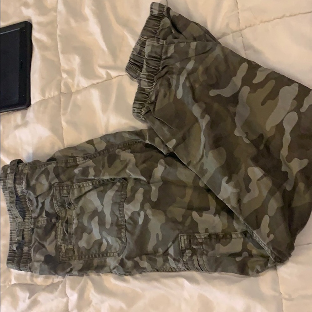 American eagle Camo joggers